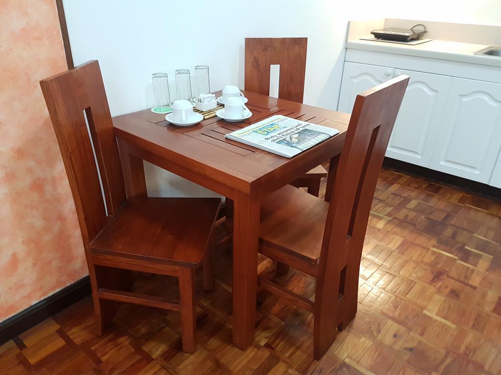 Bsa Tower Serviced Residences Макати Экстерьер фото