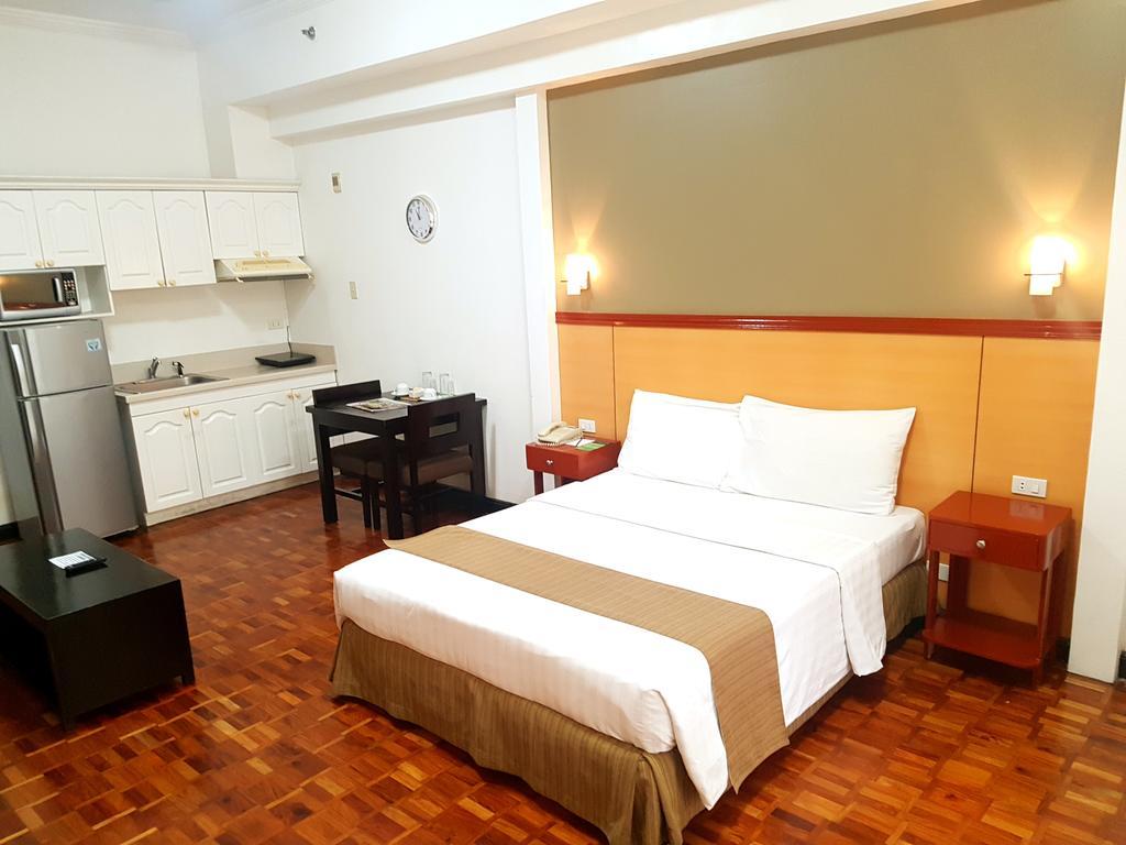 Bsa Tower Serviced Residences Макати Экстерьер фото