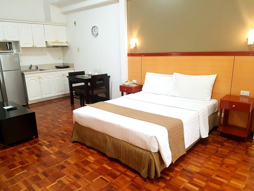 Bsa Tower Serviced Residences Макати Экстерьер фото