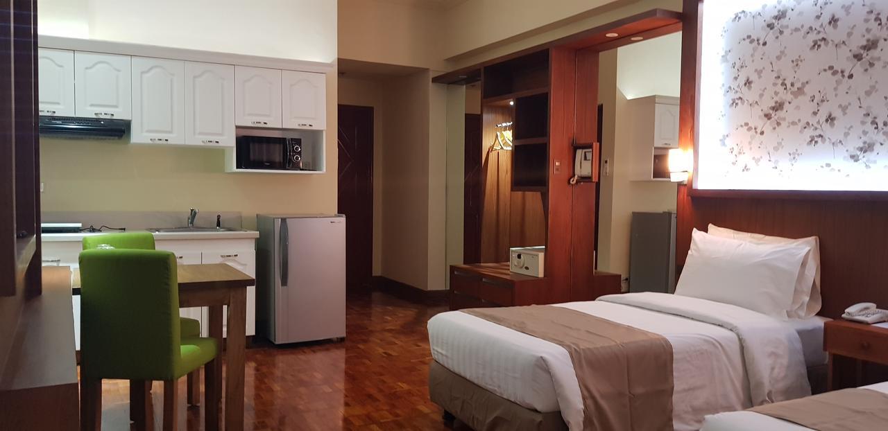 Bsa Tower Serviced Residences Макати Экстерьер фото