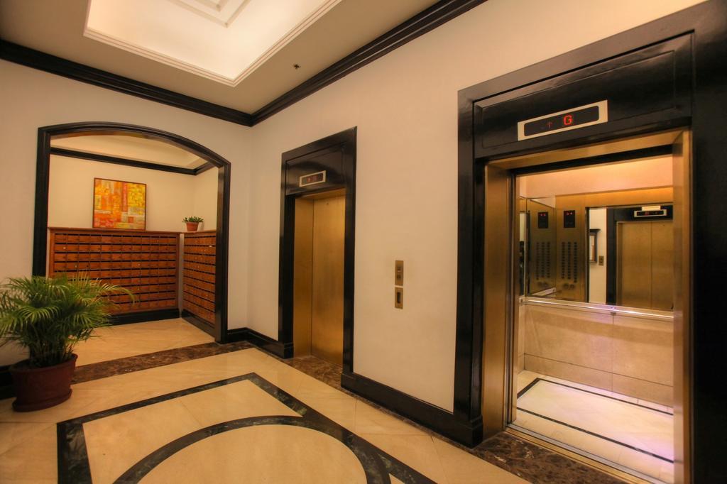 Bsa Tower Serviced Residences Макати Экстерьер фото